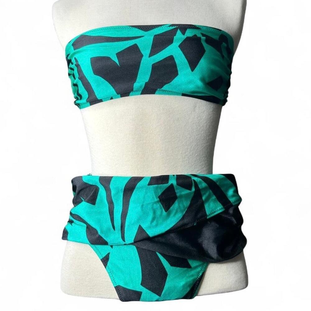 Vintage 80s/90s Bikini Swimwear Green and Black Tropical
Women’s Size Xs/s